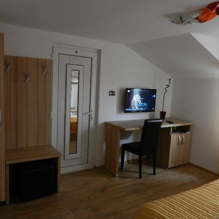 Pensiunea Sergiu & Geanina Arad Kamer foto
