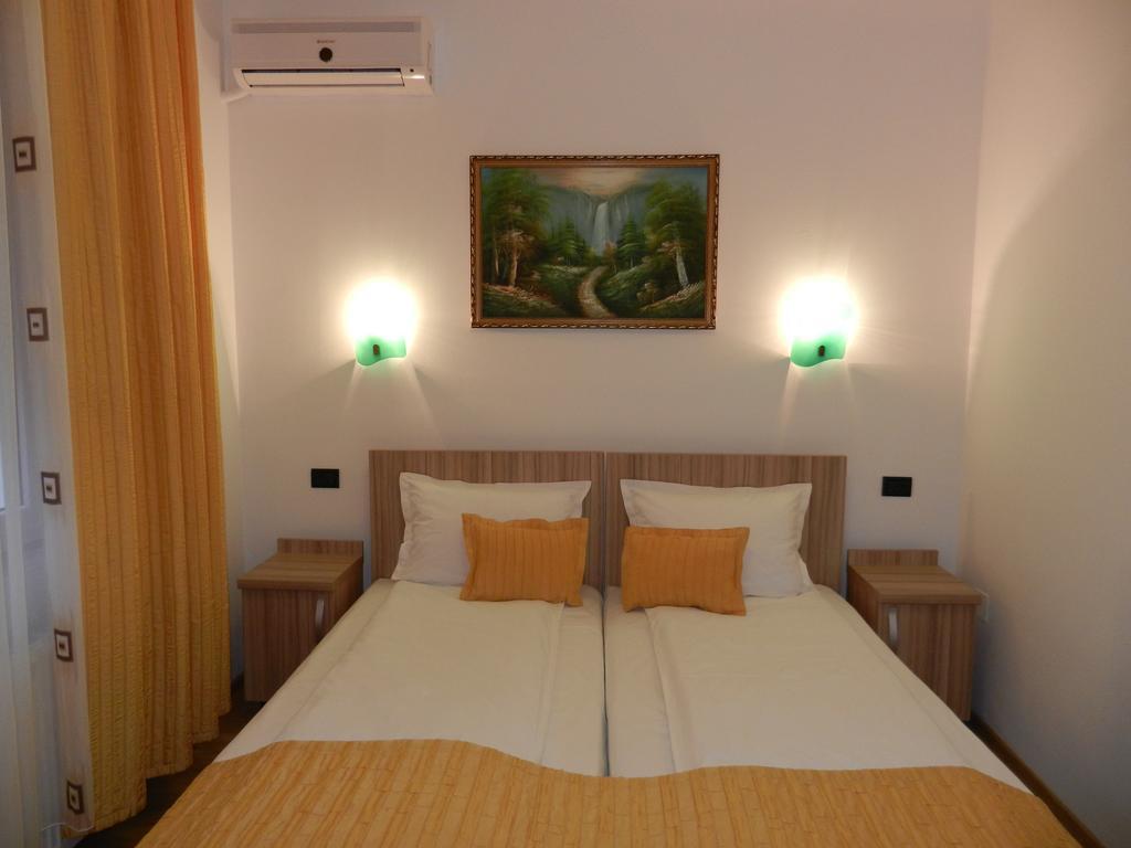 Pensiunea Sergiu & Geanina Arad Kamer foto