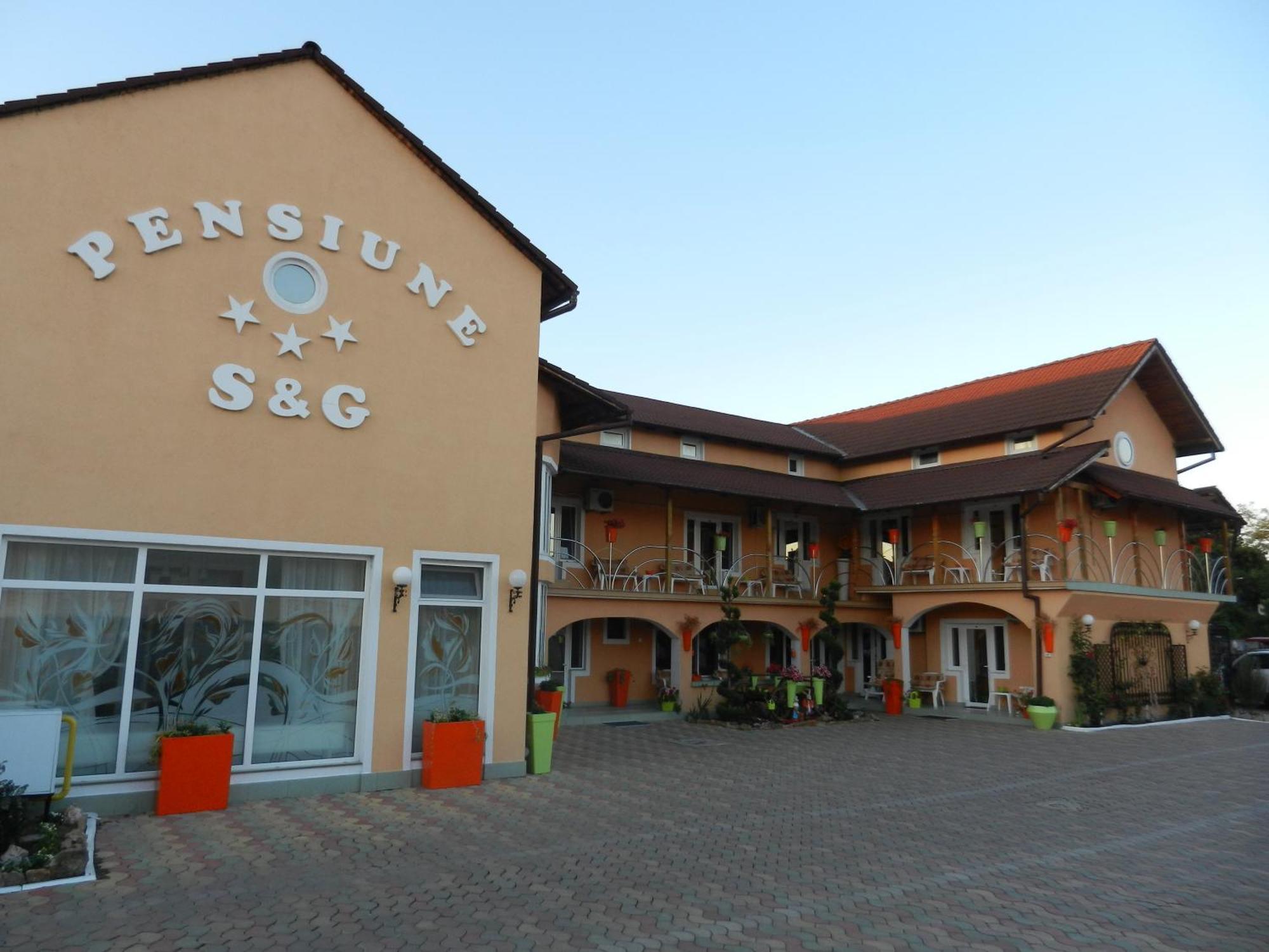 Pensiunea Sergiu & Geanina Arad Buitenkant foto